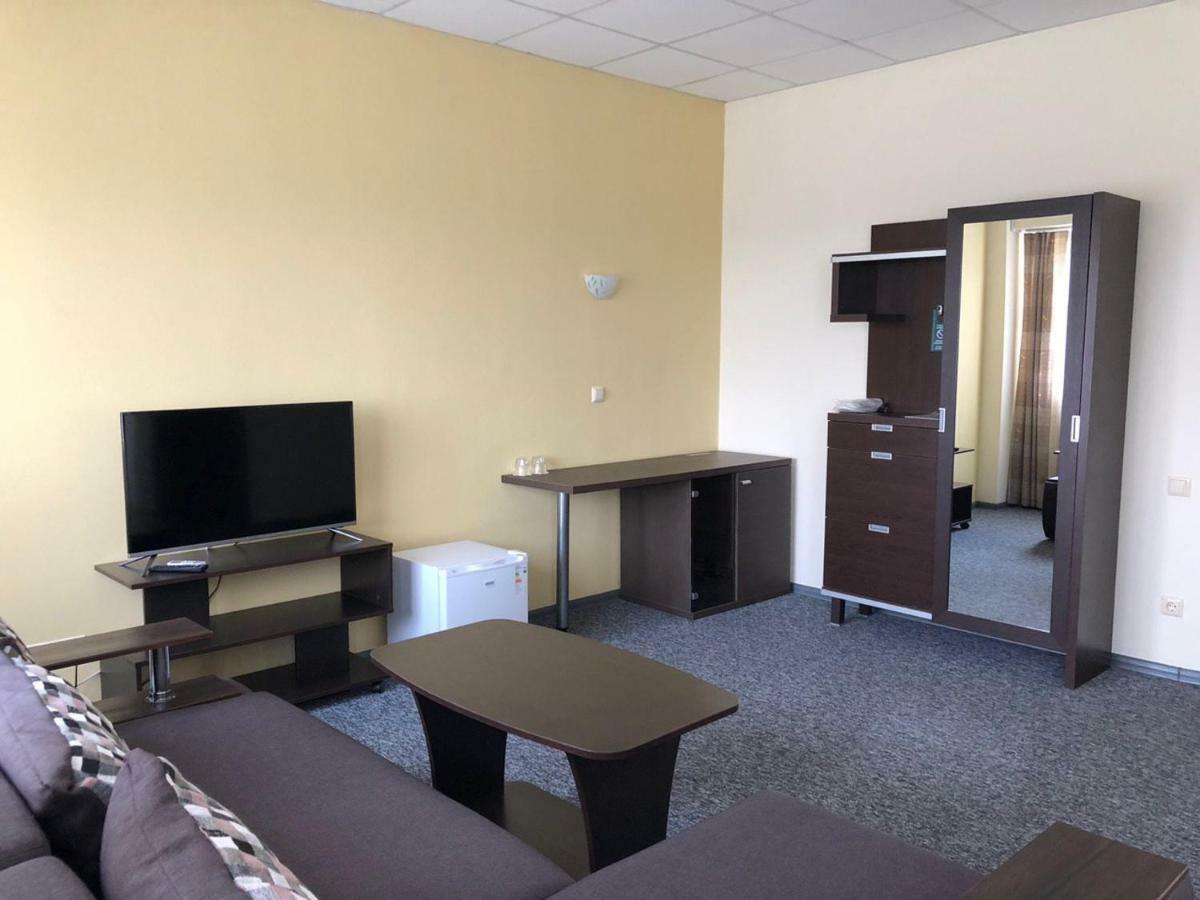 Mini Hotel On Brovarskaya Brovary Eksteriør bilde