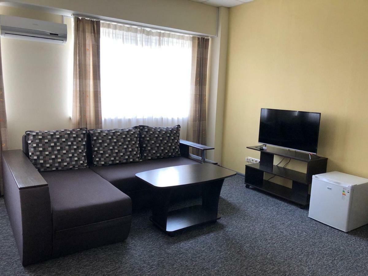 Mini Hotel On Brovarskaya Brovary Eksteriør bilde